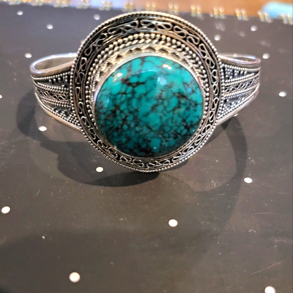 Gorgeous round turquoise bracelet